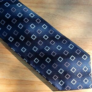 Classic Black and Cream Geometric Tie